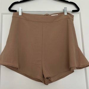 Superdown flutter shorts in nude NWOT